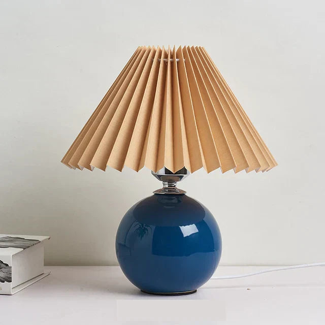 Antik plisseret – vintage bordlampe med læg