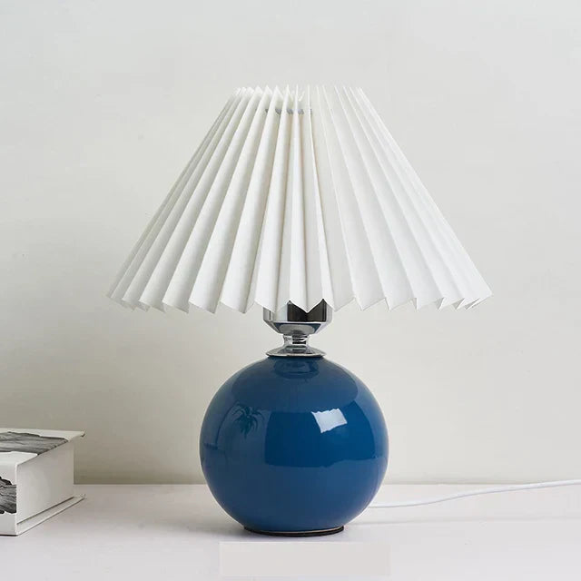 Antik plisseret – vintage bordlampe med læg